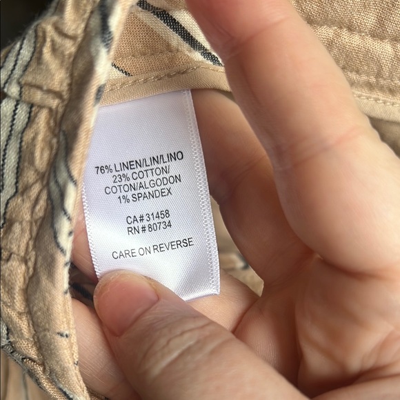 *LIKE NEW* BCBGMaxAzria High Waist Tan and White Shorts - Picture 3 of 6